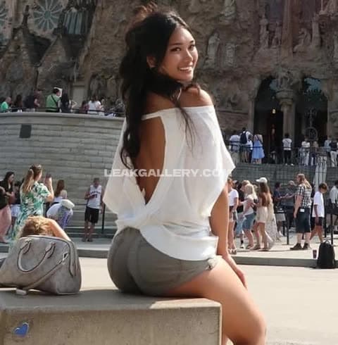 Mxckey Meiji Off-Shoulder Top Ass OnlyFans Photo Leaked