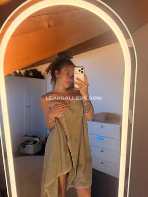 Emmaxspice Towel Wrap Tease OnlyFans Photo Leaked