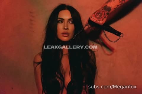 Megan Fox Deep Cleavage Tease OnlyFans Photo Leaked