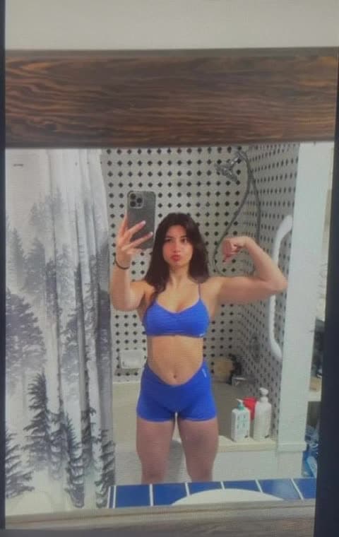 Ltsmikaylacampinos Blue Sports Bra Flex OnlyFans Photo Leaked