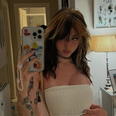 Noemiexlili Tattooed Arms Selfie Mirror OnlyFans Photo Leaked