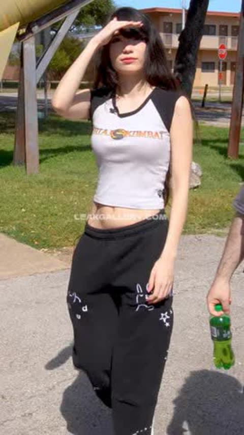 Emiru Crop Top Outdoor Pose OnlyFans Photo Leaked