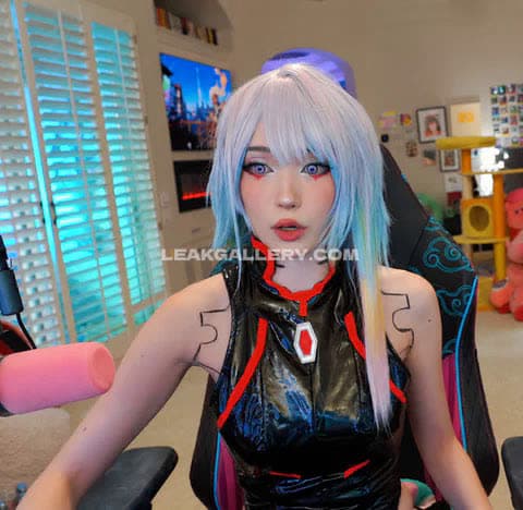 Emiru Shiny Bodysuit Tease OnlyFans Photo Leaked