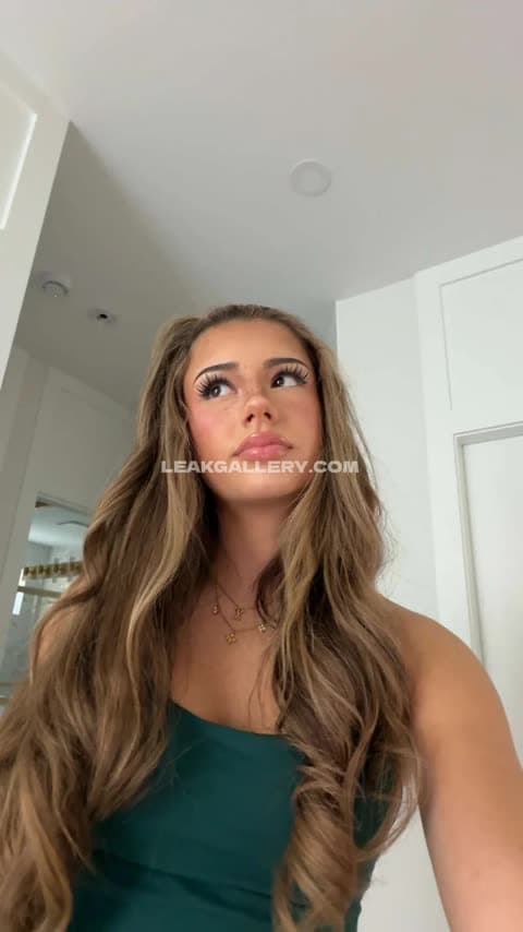 Ltsmikaylacampinos Freckled Face Gazing Up OnlyFans Photo Leaked