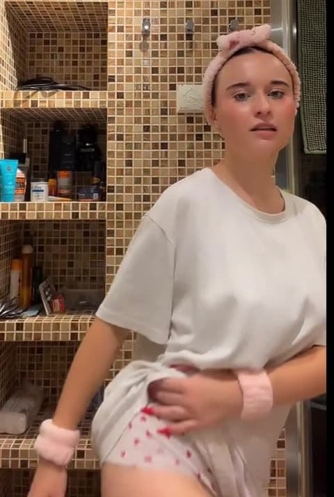 Aora Dj Tied Shirt Tease OnlyFans Photo Leaked