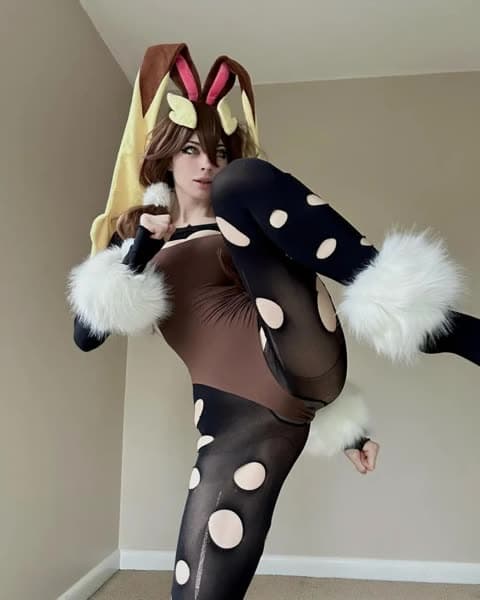 Noemiexlili Bunny Costume Leg Lift OnlyFans Photo Leaked