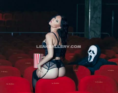 Aora Dj Thong Pose In Theater OnlyFans Photo Leaked