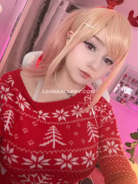 Upminaa Red Christmas Sweater Tease OnlyFans Photo Leaked
