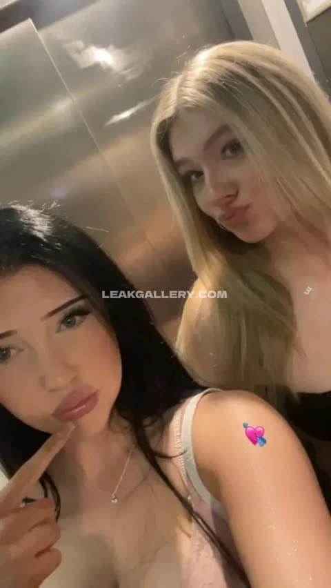 Layladr Selfie With Friend OnlyFans Photo Leaked