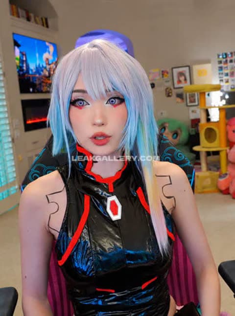 Emiru Shiny Black Bodysuit Tease OnlyFans Photo Leaked