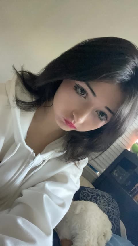 Smeepsx White Hoodie Selfie OnlyFans Photo Leaked