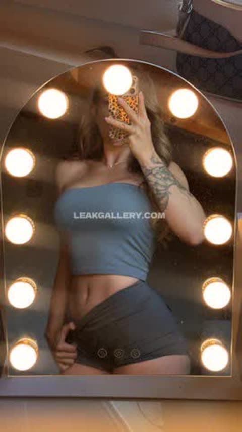Emmaxspice Crop Top Belly Tease OnlyFans Photo Leaked