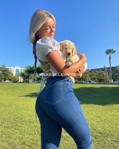 Katie Sigmond Denim Jeans Pose OnlyFans Photo Leaked