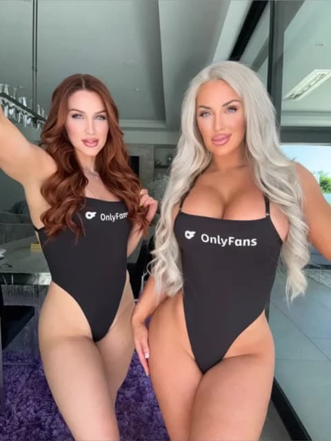 Lacikaysomers Twin Black Bodysuit Pose OnlyFans Photo Leaked