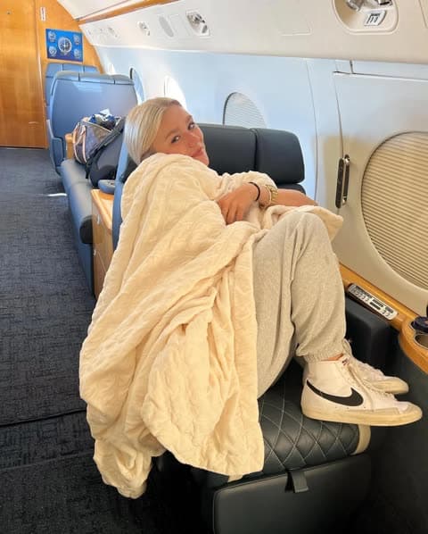 Katie Sigmond Blanket Tease In Jet OnlyFans Photo Leaked