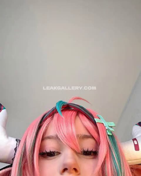 Upminaa Pink Hair Selfie OnlyFans Photo Leaked